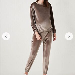 LCW Maternity Brown Shiny Velvet Sweatshirt & Sweatpants Small